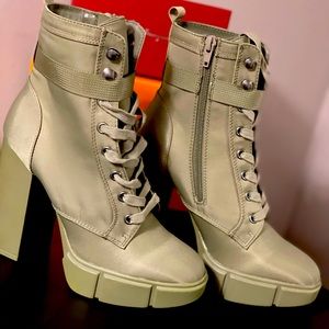 Steve Madden Boots